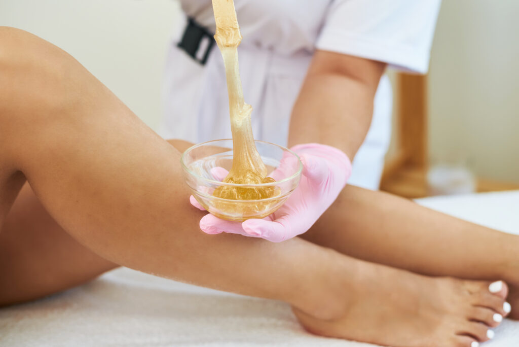 Depilazione con Cera vs Depilazione Laser: Qual è la migliore?
